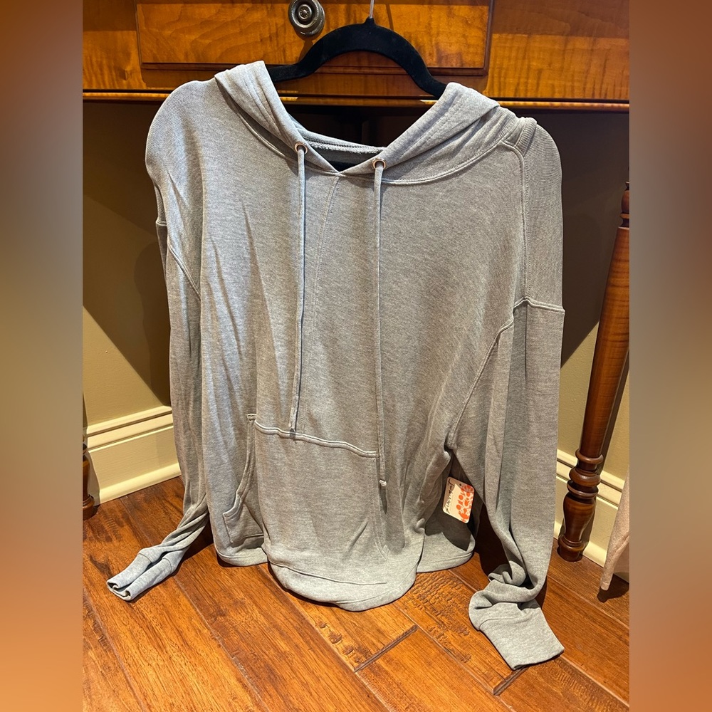 Free people open back sweatshirt nwt size medium